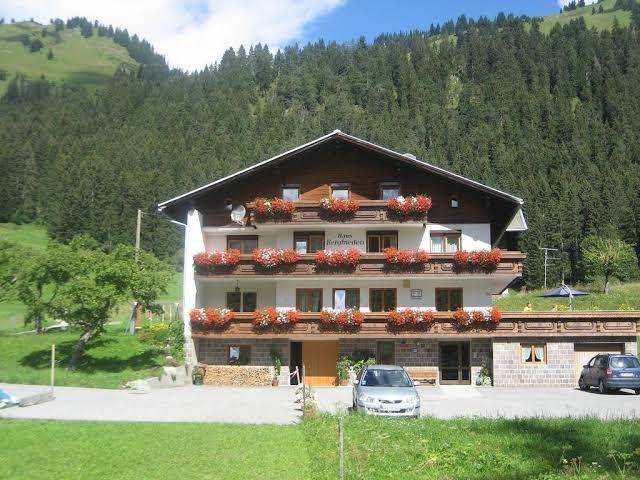Haus bergfrieden
