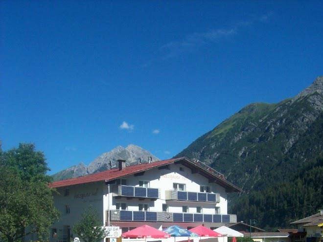 Holzgauer hof cafe restaurant pension