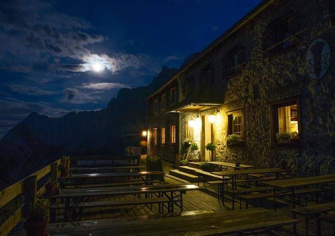 Lamsenjochhutte