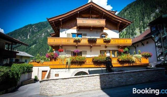 Moroder haus