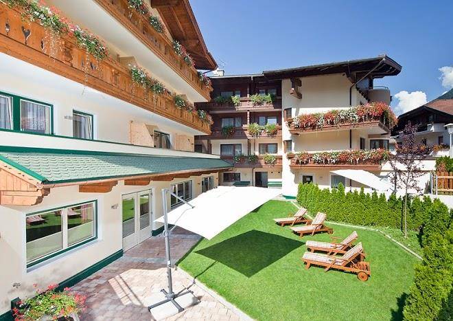 Rose hotel