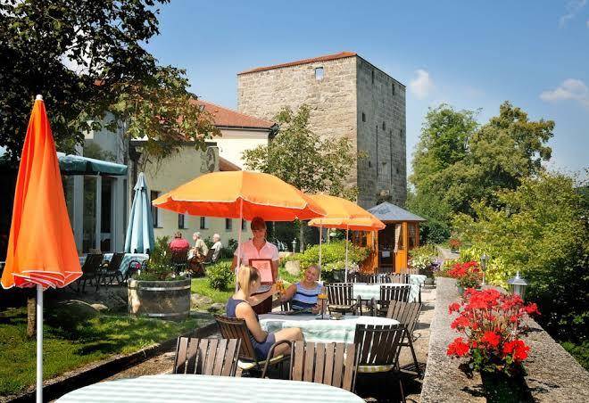 Hotel und gasthaus zum goldenen hirschen