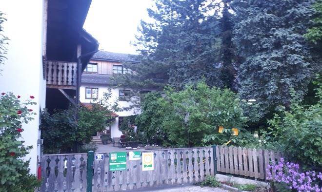 Hof zu steinern