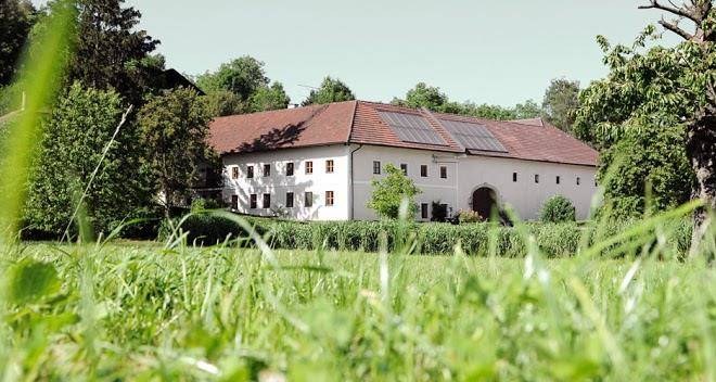 Das nussbockgut familie velechovsky