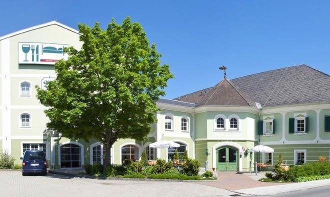 Landgasthof hotel wirt im feld