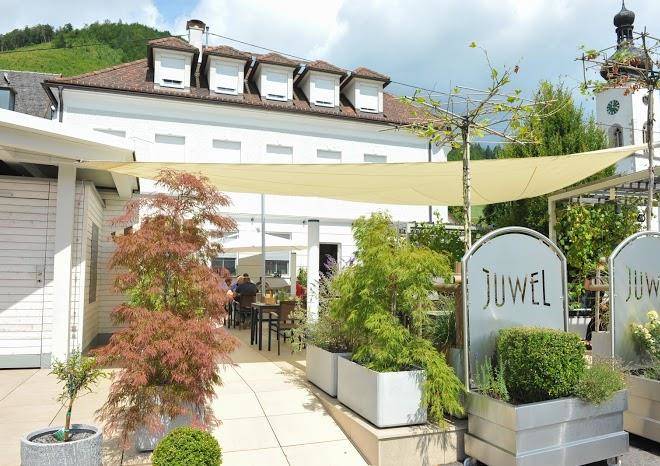 Juwel hotel restaurant