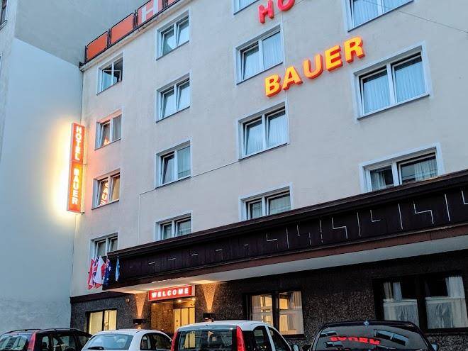 Hotel bauer gmbh