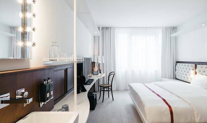 Ruby lissi hotel & bar