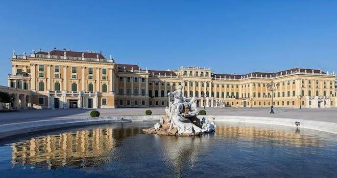 Schloss schonbrunn suite