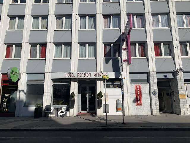 Hotel attache