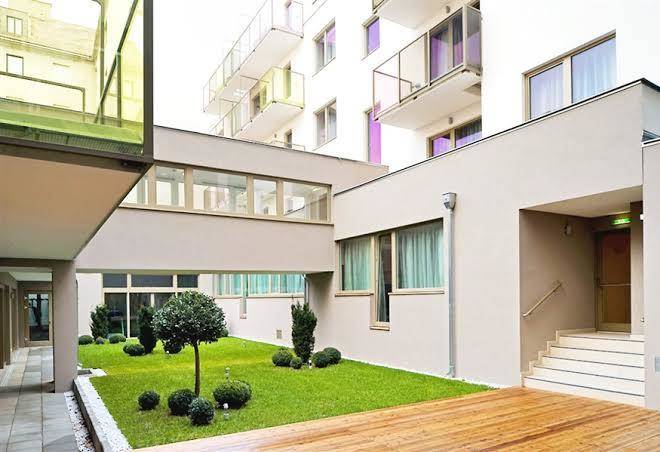 Pakat suites hotel