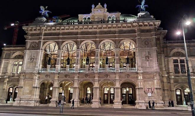 Suite hotel 900m zur oper