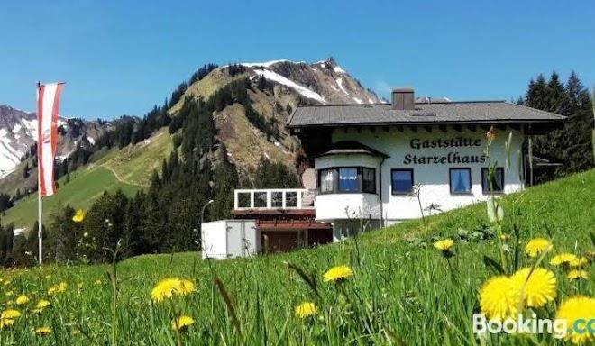 Berggasthof pension starzelhaus