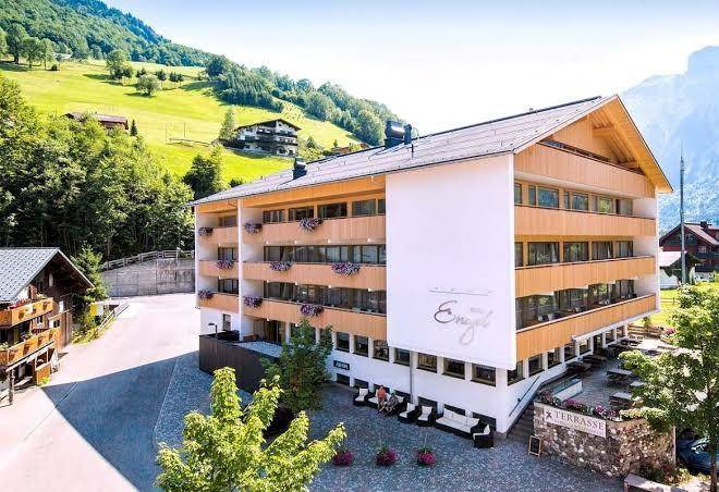 Hotel engel mit restaurant und sonnenterrasse