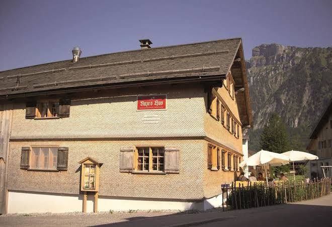 Nazes hus