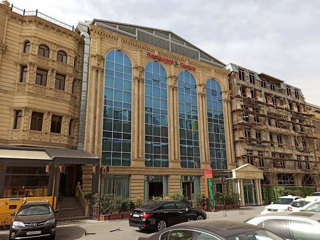 Emerald suite hotel