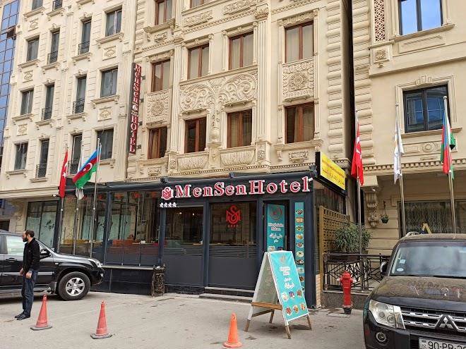 Mensen hotel baku