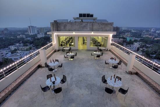 La rose hotel