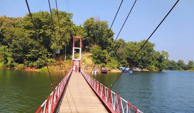 Parjatan holiday complex