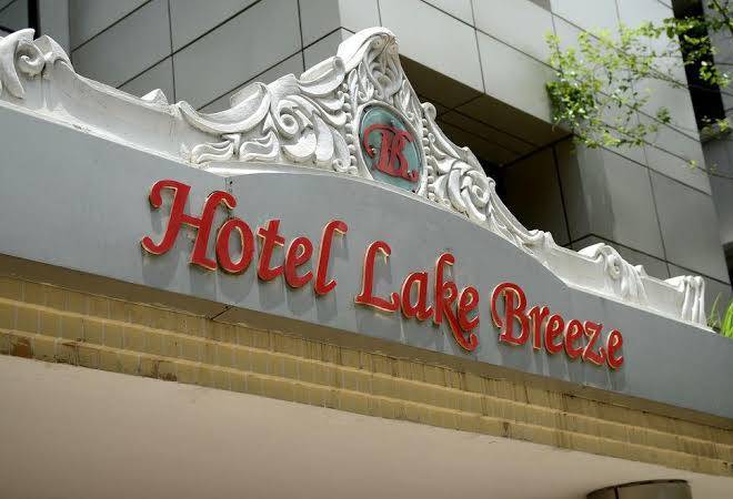 Hotel lake breeze