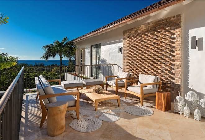 Elsewhere Sandy Lane Image