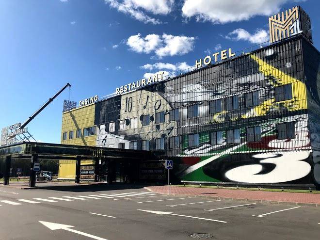 M1 casino restaurant hotel