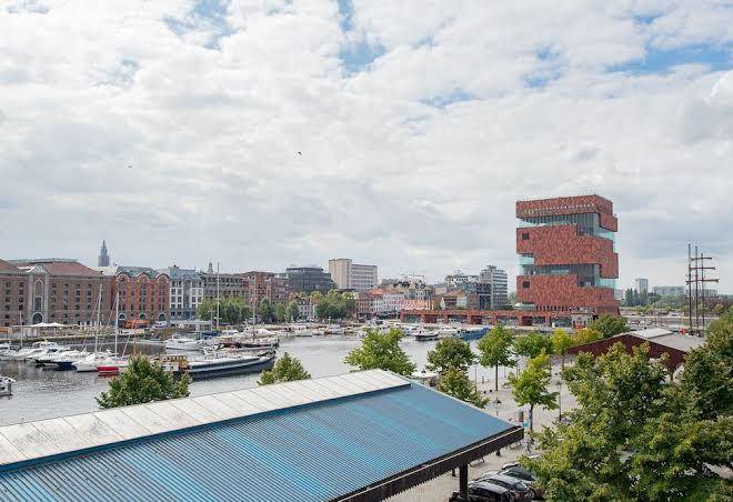 B&b antwerp harbour view