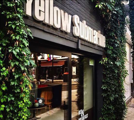 B&b yellow submarine