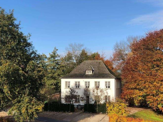 Au Nom De Dieu Hotel Restaurant In Dilsen Stokkem Image