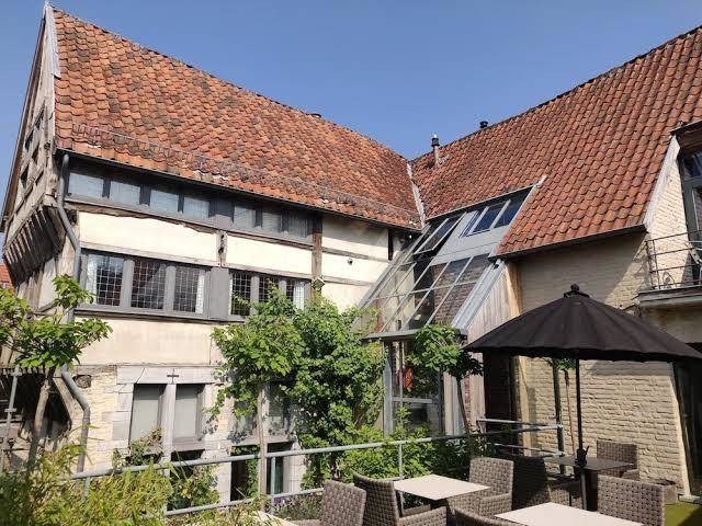 Hotel de beek anno 1410