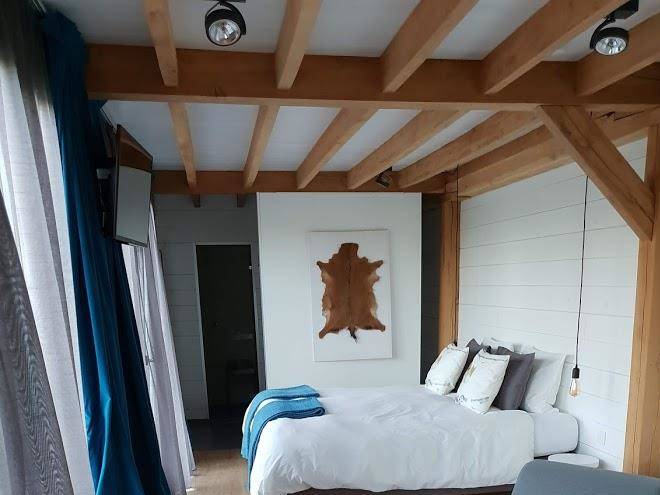 Bed and breakfast art