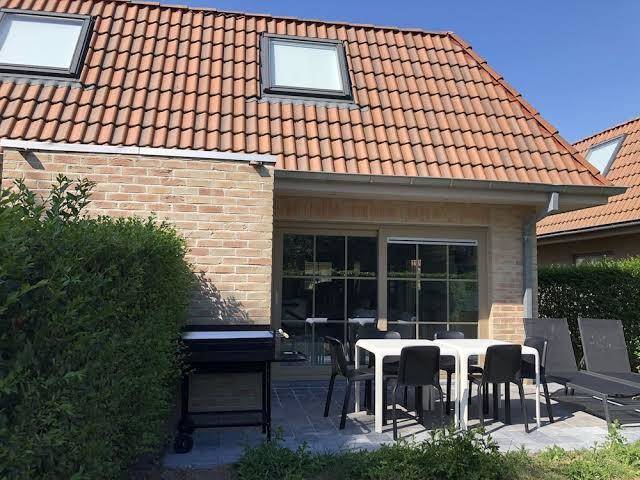 Cosy holiday home near westhoek