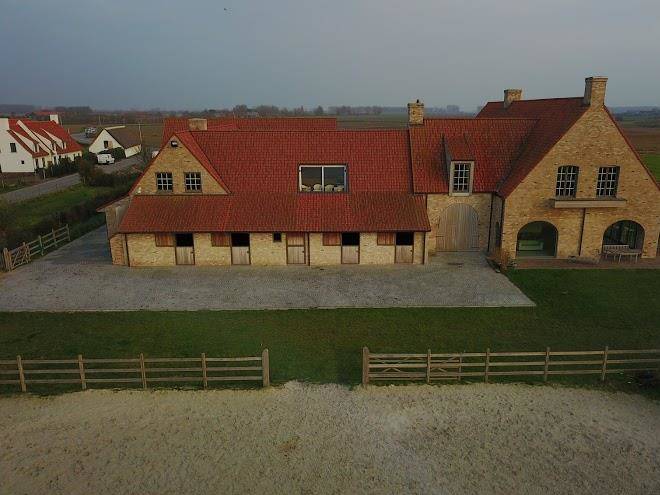 Zoute stables