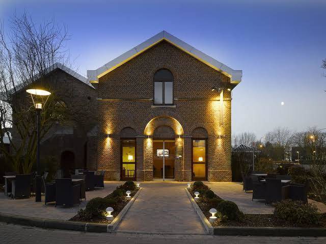 Martin's Grand Hotel Waterloo Image