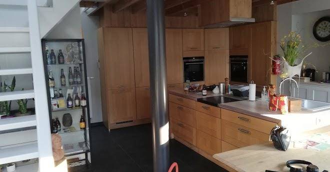 T Contrast Nadine Coppens Image