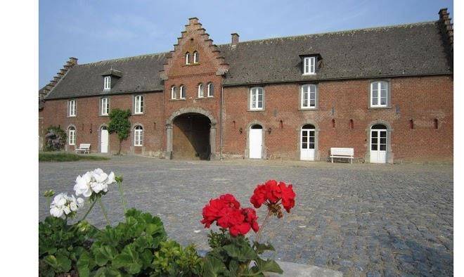 Cozy Holiday Home In Gembloux With Meadows Near Image