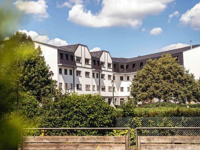 Hotel mercure han sur lesse