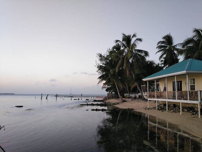 Joe Jo's By The Reef Image