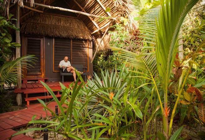 Singing Sands Inn Image