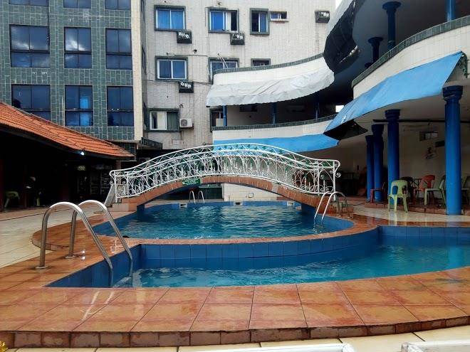 Hotel green horse