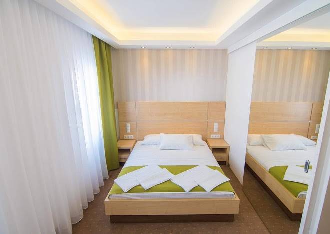 Laurus motel