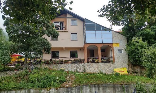 Restoran i prenociste kod zore