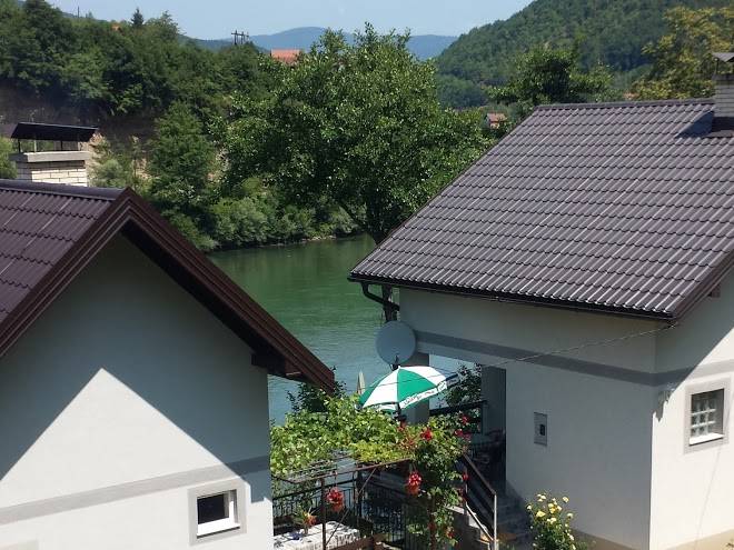 Prenociste na drini foca