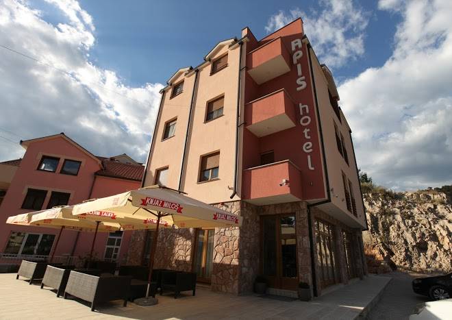 Hotel apis