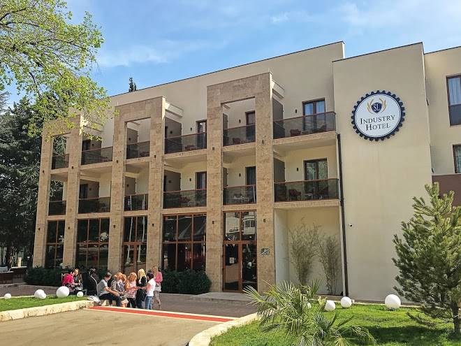 Sl industry hotel