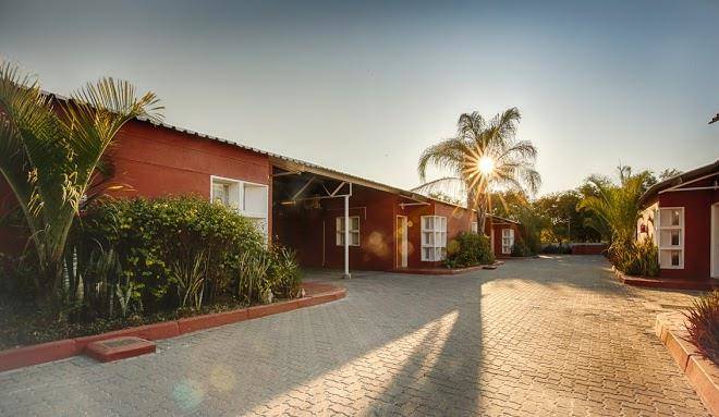 Mokoro lodge