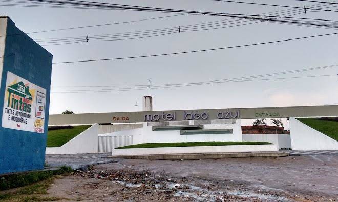 Motel lago azul