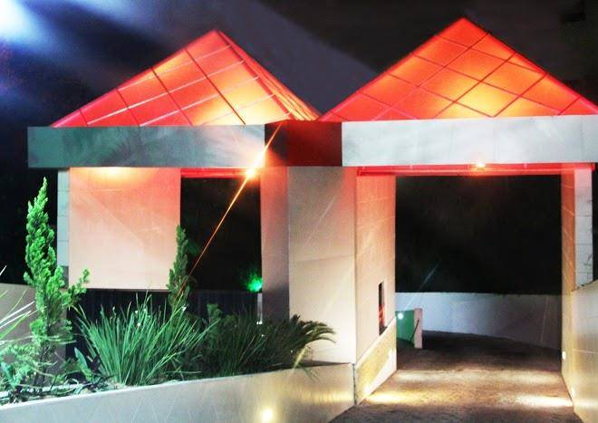Dom suites