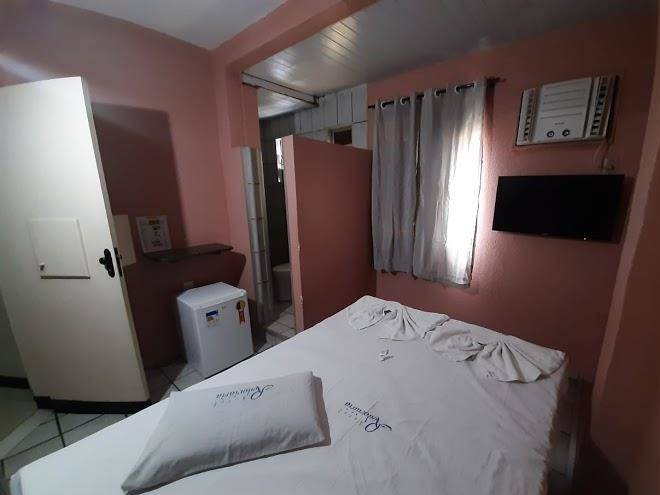 Hotel lunar