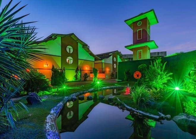 Dragon motel